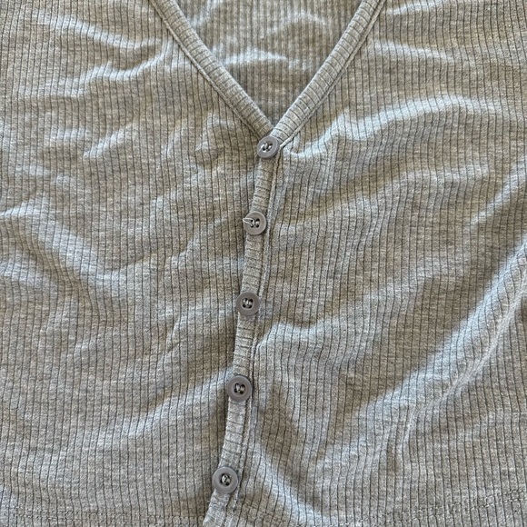 Grey Rib Button Up Short Sleeve Crop Top XS New - Picture 2 of 4
